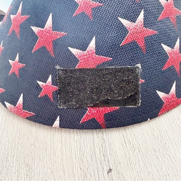 New PETER GRIMM Unisex Blue Red Stars Patriotic THE PYRAMID Hat Paper Chin Strap - Picture 4 of 9